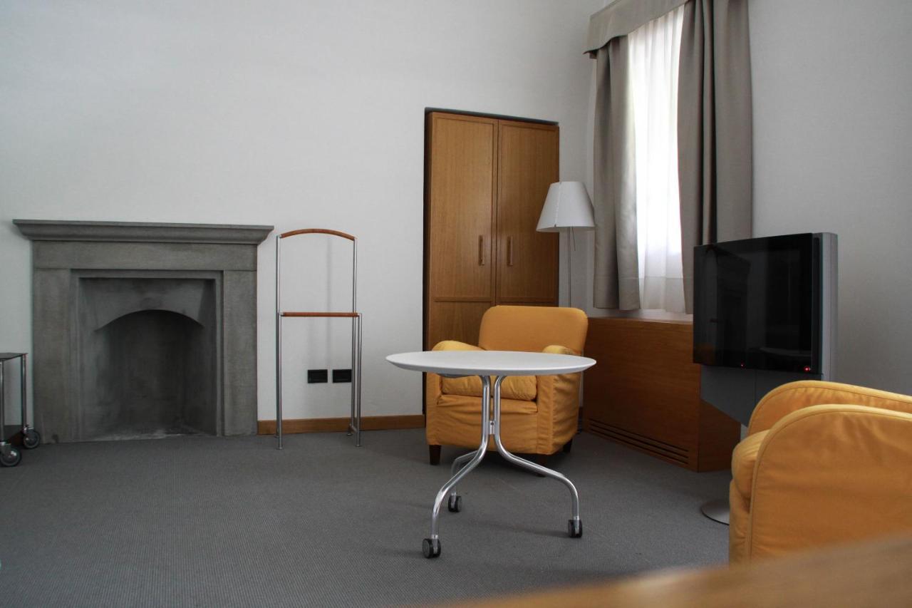 Hotel Cavour Et Des Officiers Bard Kültér fotó