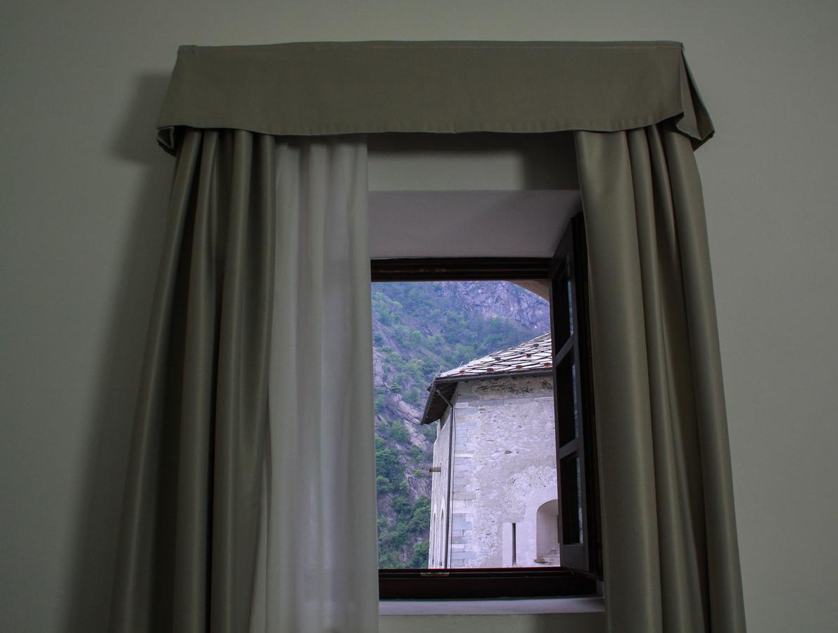 Hotel Cavour Et Des Officiers Bard Kültér fotó
