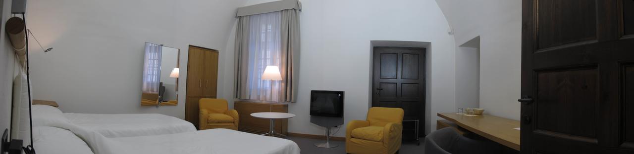 Hotel Cavour Et Des Officiers Bard Kültér fotó