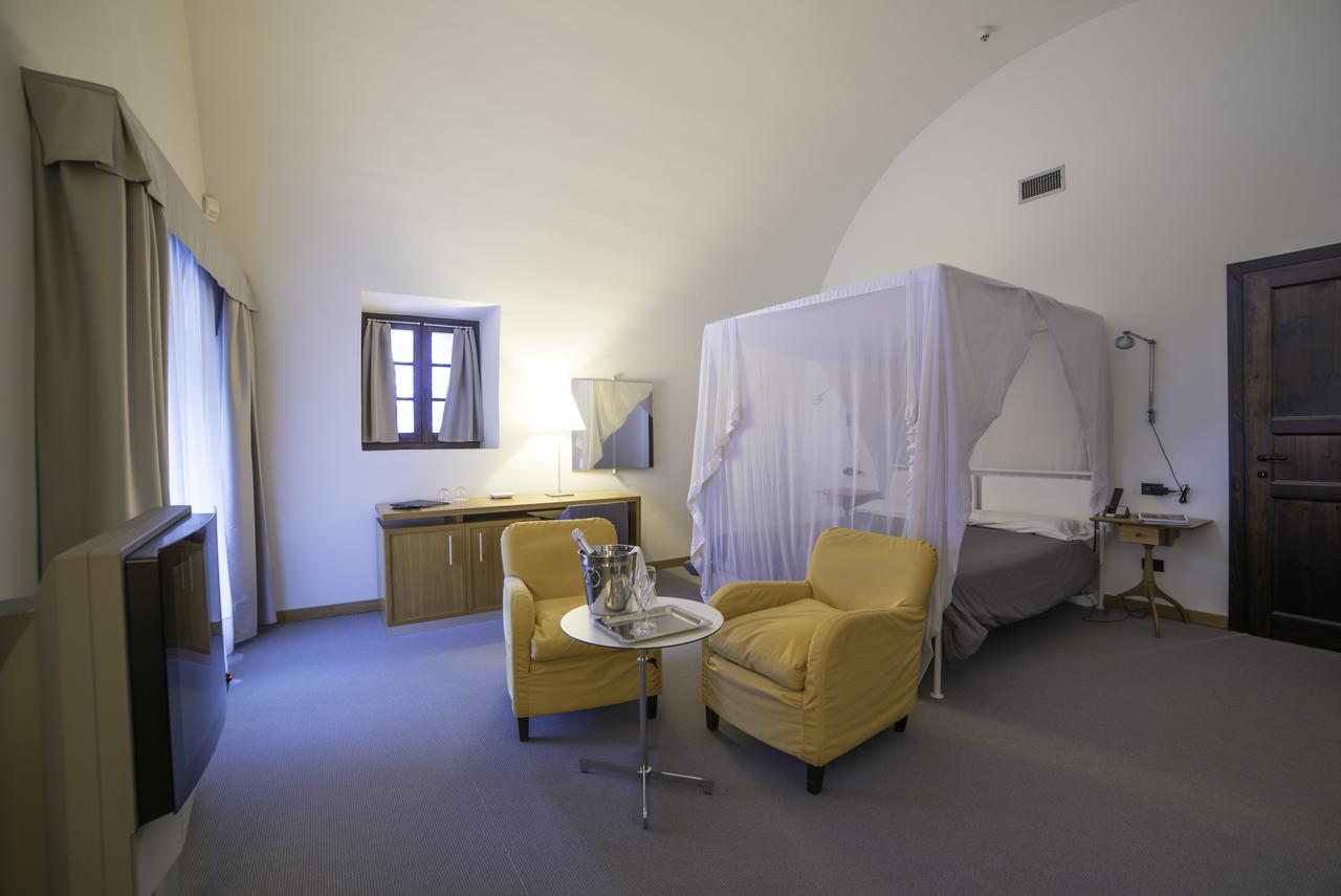 Hotel Cavour Et Des Officiers Bard Kültér fotó