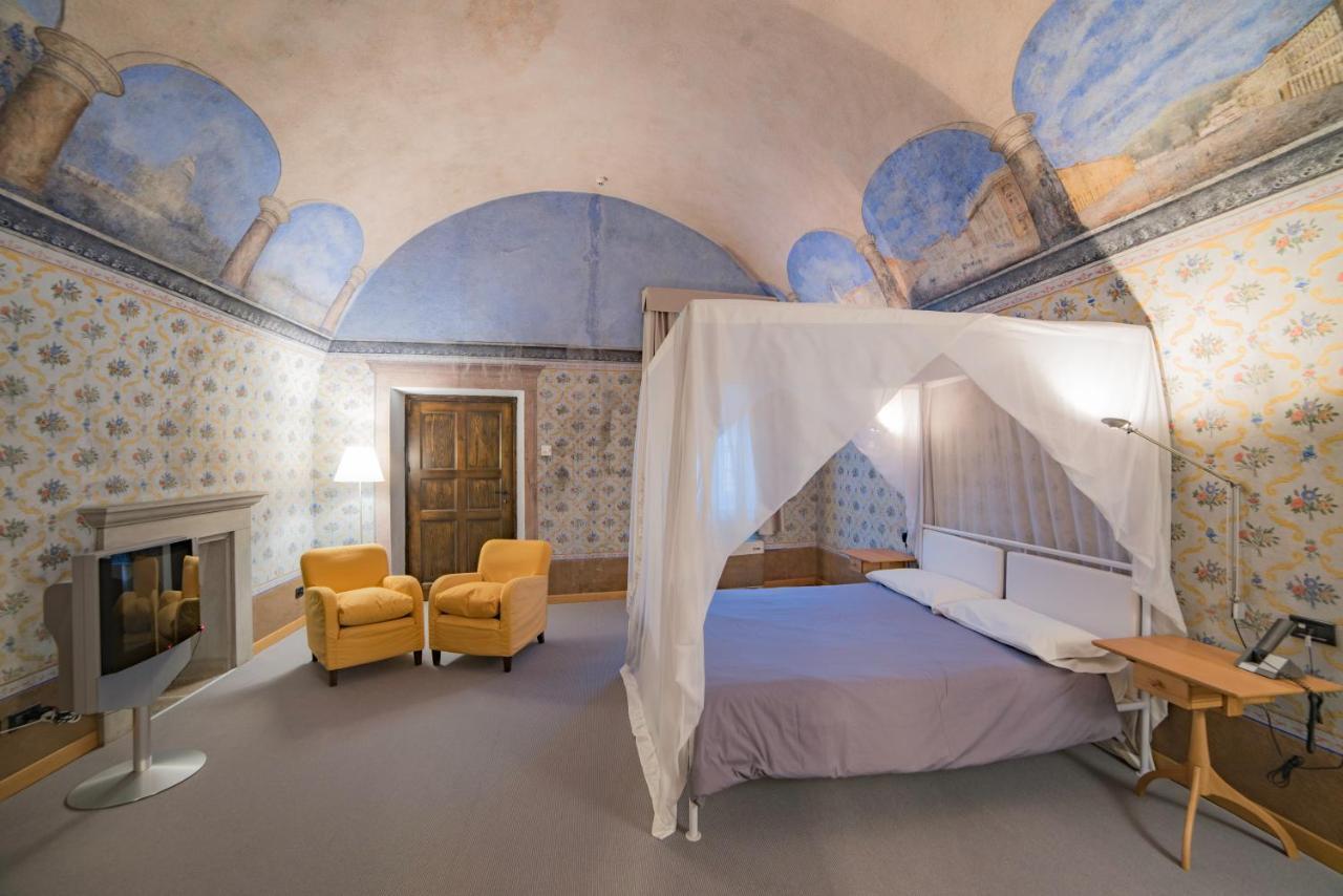 Hotel Cavour Et Des Officiers Bard Kültér fotó